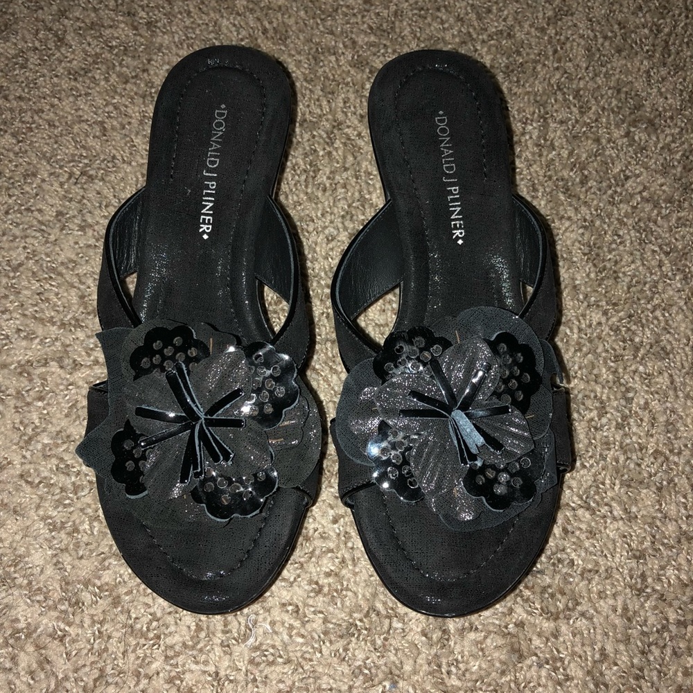 Donald J. Pliner Black Wedges